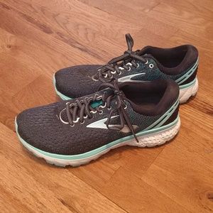 Brooks Ghost Running Shoes Size 9
